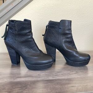 Steve Madden Black Roadruna Boots Size 7.5